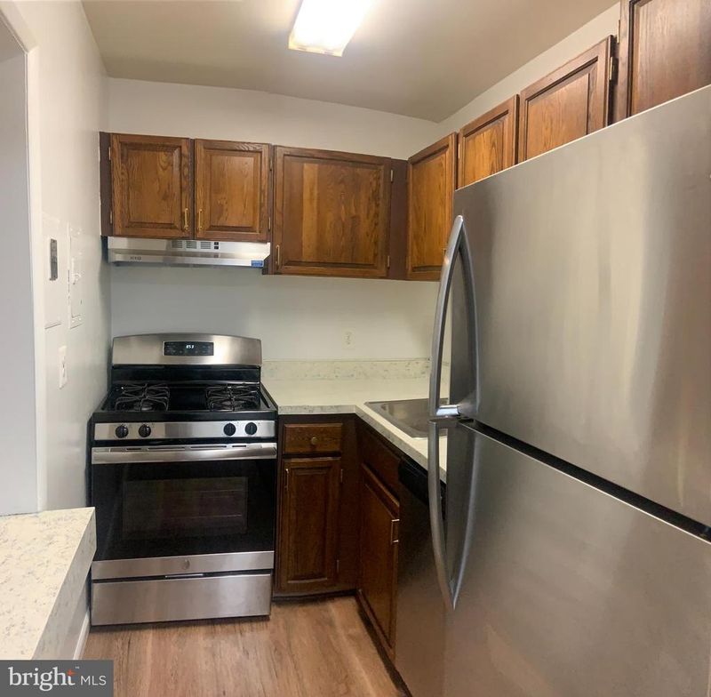 6001 Arlington Blvd #903, Falls Church, VA 22044