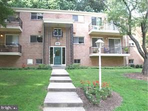 10500 Weymouth St #104, Bethesda, MD 20814