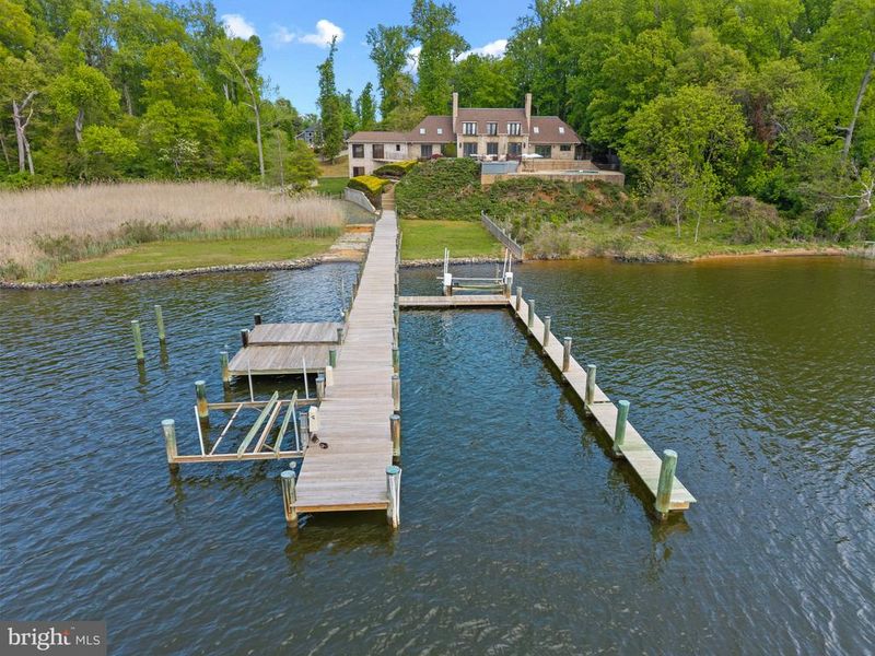 31 Shadow Point Ct, Edgewater, MD 21037