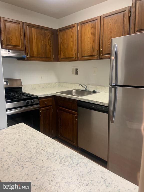 6001 Arlington Blvd #903, Falls Church, VA 22044