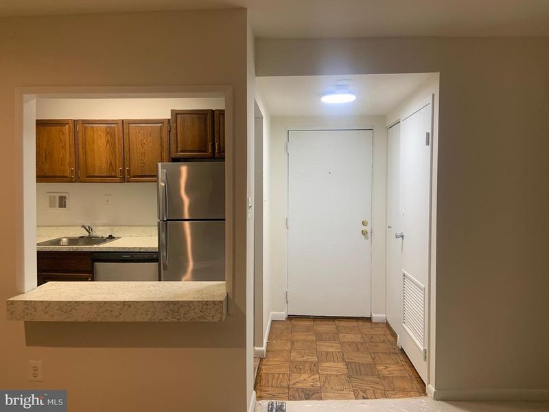 6001 Arlington Blvd #903, Falls Church, VA 22044