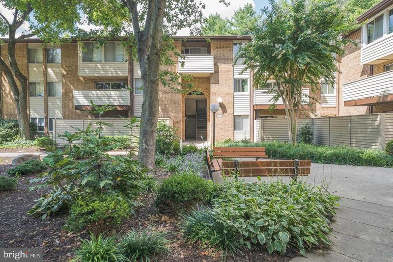 19443 Brassie Pl #304, Montgomery Village, MD 20886