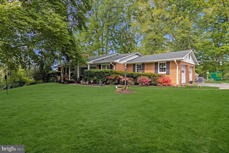5655 Glenwood Dr, Alexandria, VA 22310
