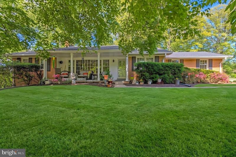 5655 Glenwood Dr, Alexandria, VA 22310