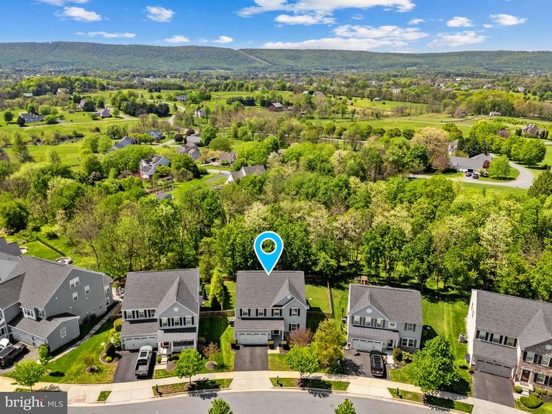 24 Eisentown Dr, Lovettsville, VA 20180