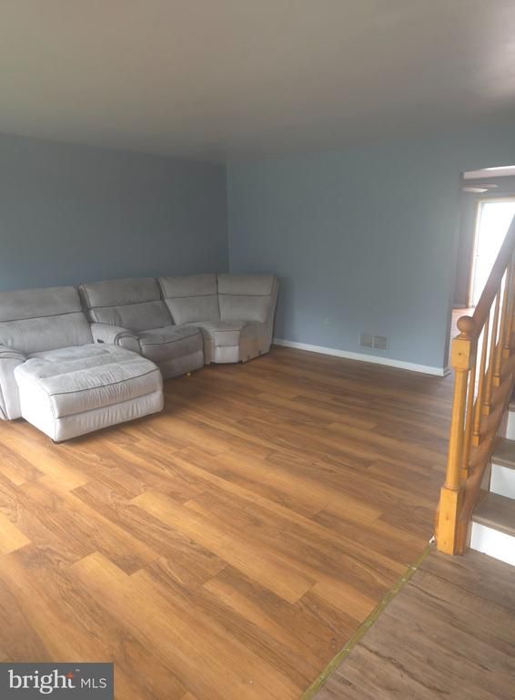 12 2nd Ave, Brooklyn, MD 21225