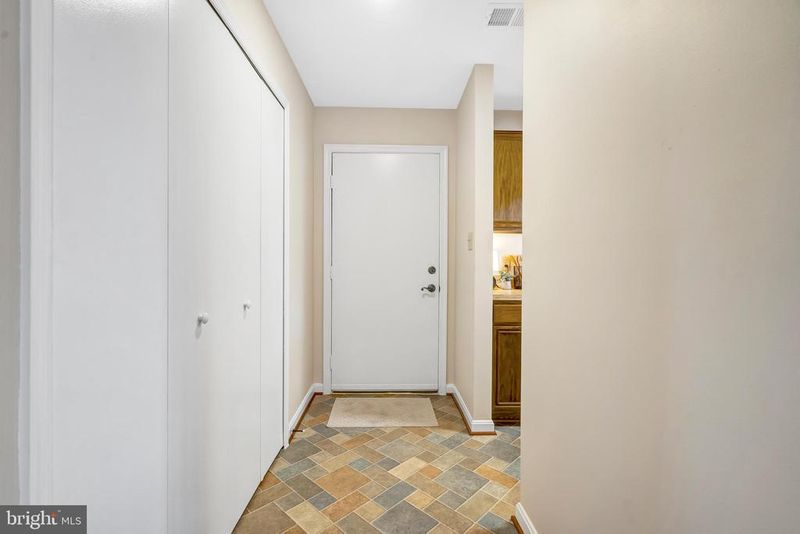 202 Grosvenor Ln #73, Stafford, VA 22556