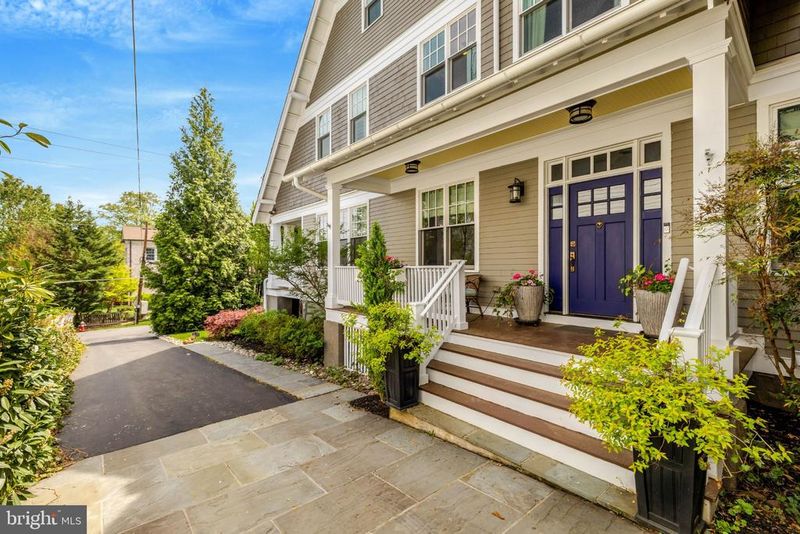1506 Pathfinder Ln, Mclean, VA 22101