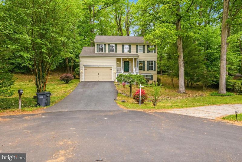 3404 Holly Cir, Triangle, VA 22172