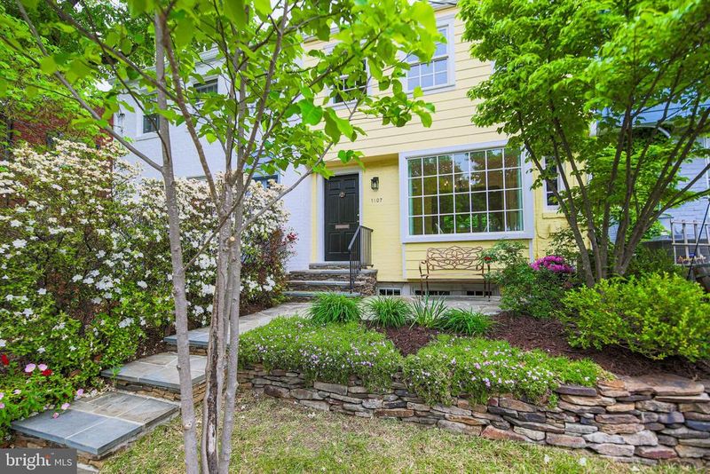 1107 Powhatan St, Alexandria, VA 22314