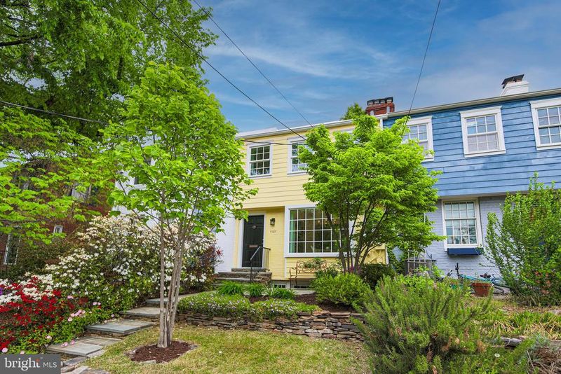 1107 Powhatan St, Alexandria, VA 22314