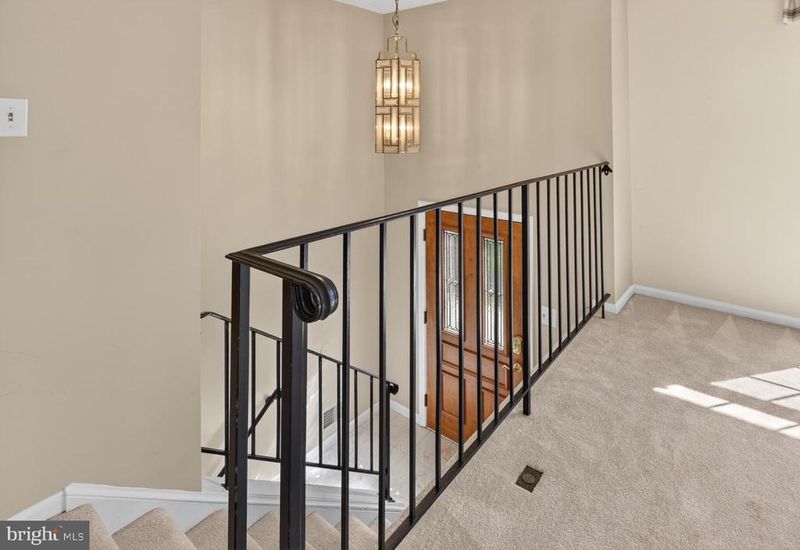 4501 Lantern Pl, Alexandria, VA 22306