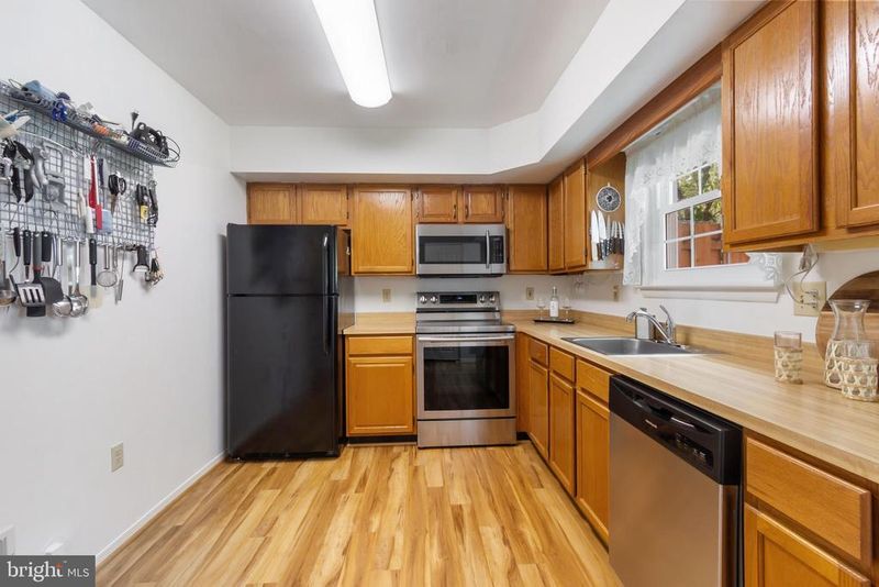 6826 Acacia Ct, Frederick, MD 21703