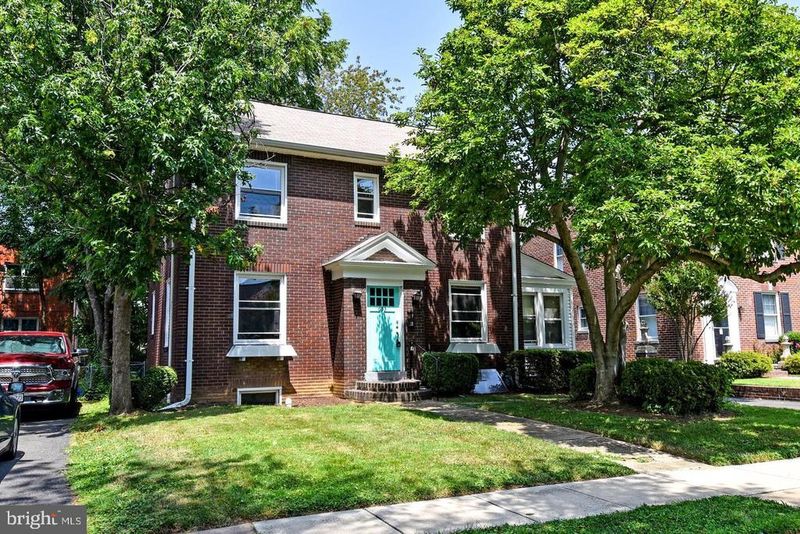 633 24th St S, Arlington, VA 22202