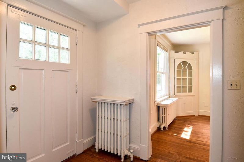 633 24th St S, Arlington, VA 22202