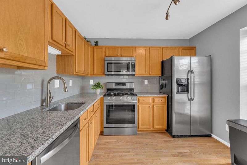 8200 Catbird Cir #201, Lorton, VA 22079