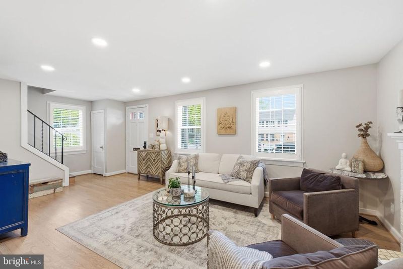 950 N Longfellow St, Arlington, VA 22205