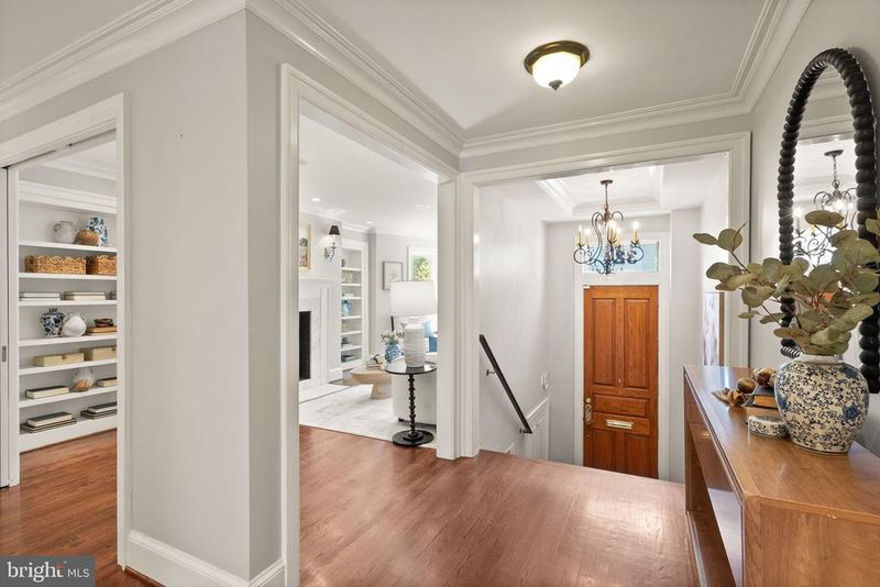 324 E St NE, Washington, DC 20002