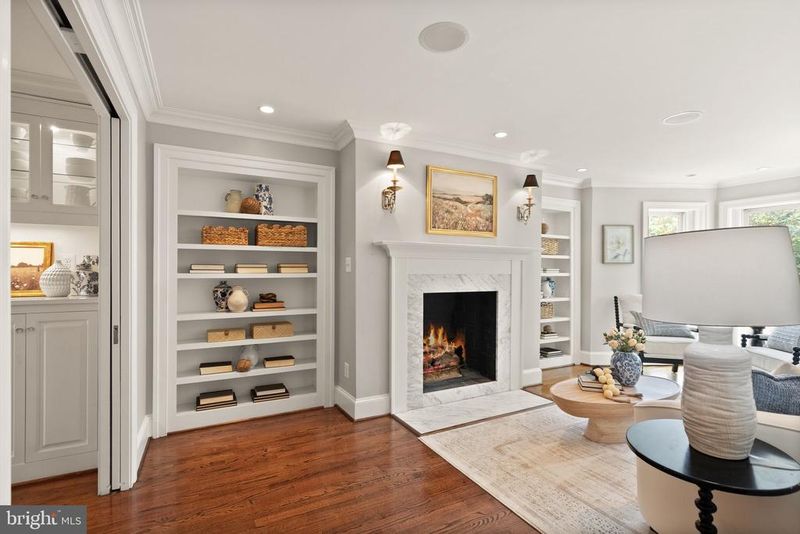 324 E St NE, Washington, DC 20002
