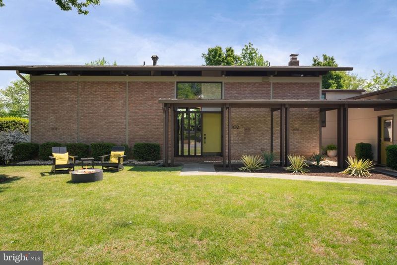 1102 Gatewood Dr, Alexandria, VA 22307