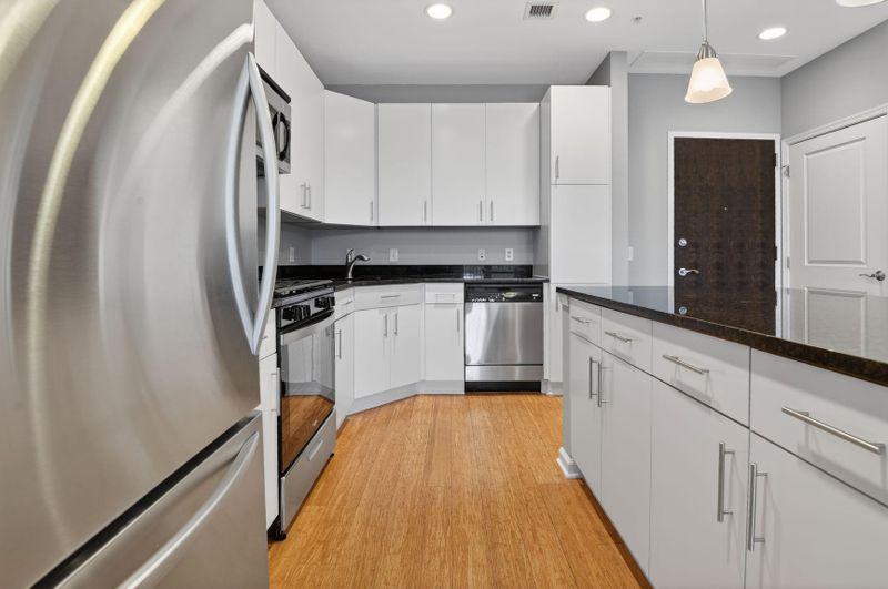 444 W Broad St #428, Falls Church, VA 22046