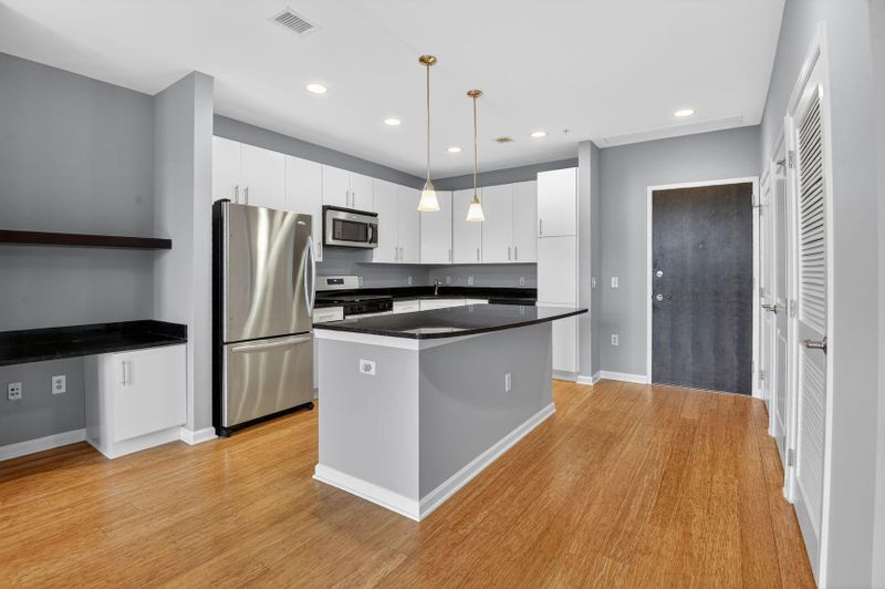 444 W Broad St #428, Falls Church, VA 22046