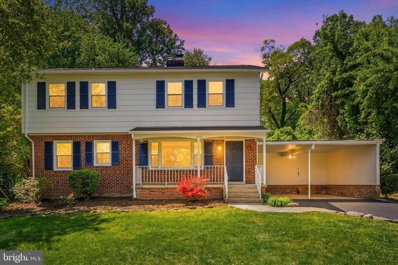 10705 Oak Pl, Fairfax, VA 22030