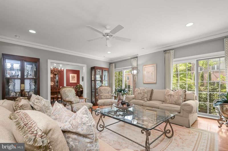 2735 Unicorn Ln NW, Washington, DC 20015