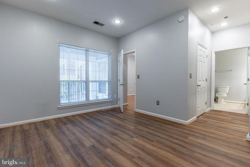 4850 Eisenhower Ave #115, Alexandria, VA 22304