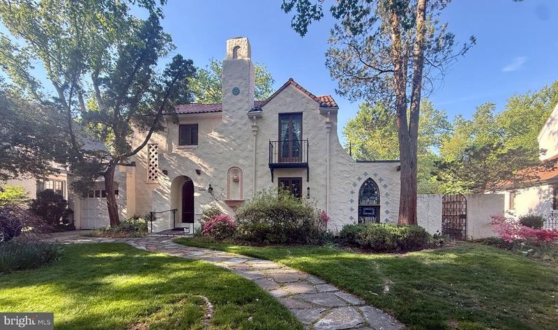 127 Hesketh St, Chevy Chase, MD 20815