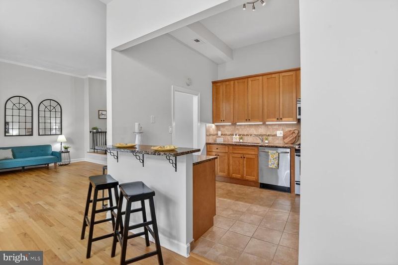 10862 Bucknell Dr #301, Silver Spring, MD 20902