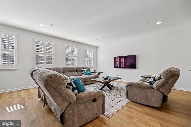 14311 Summit View Ln, Rockville, MD 20850