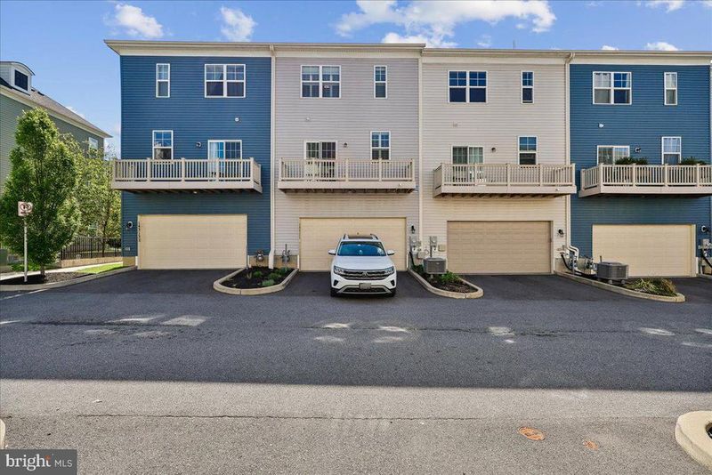 14311 Summit View Ln, Rockville, MD 20850