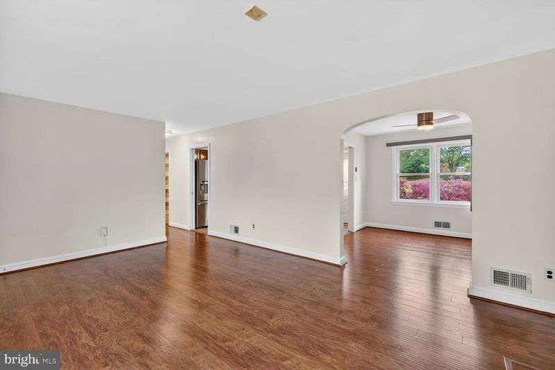 3804 Hemlock Pl, Temple Hills, MD 20748
