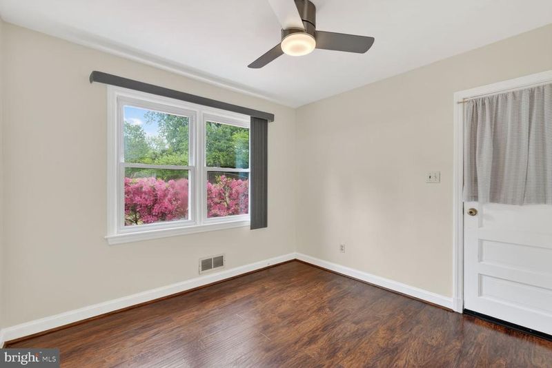3804 Hemlock Pl, Temple Hills, MD 20748