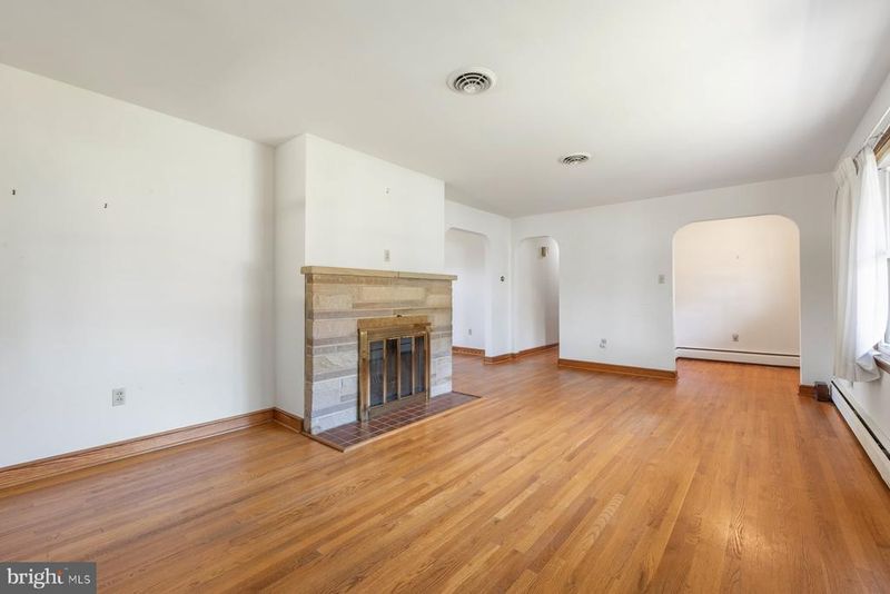 16 Linden Blvd, Middletown, MD 21769