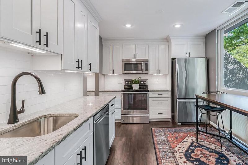 2202 S Quincy St #2, Arlington, VA 22204