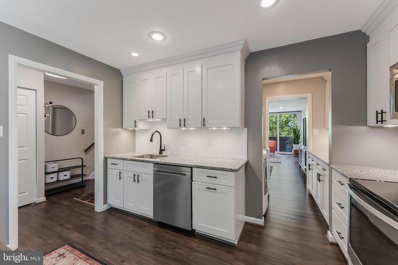 2202 S Quincy St #2, Arlington, VA 22204