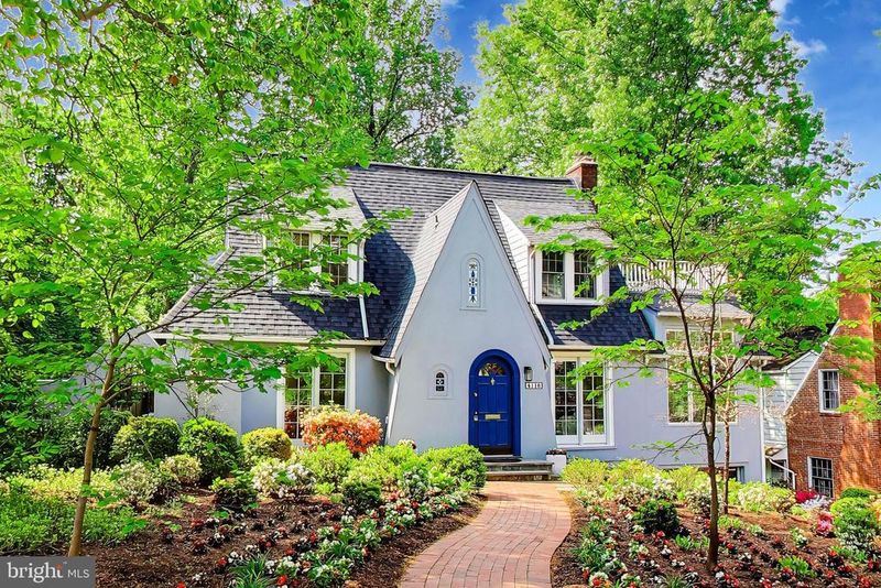 4118 Woodbine St, Chevy Chase, MD 20815