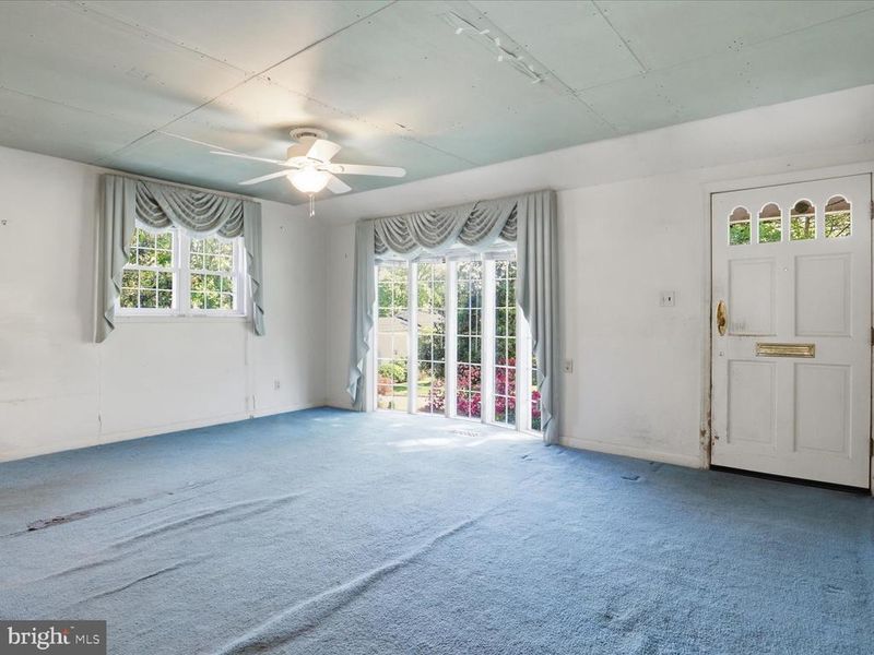 7247 Deborah Dr, Falls Church, VA 22046