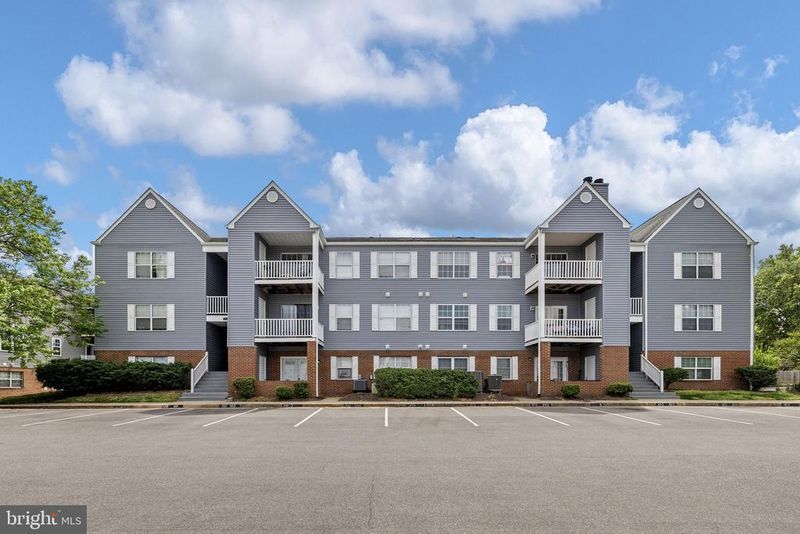 100 Picadilly Ln #3, Stafford, VA 22556
