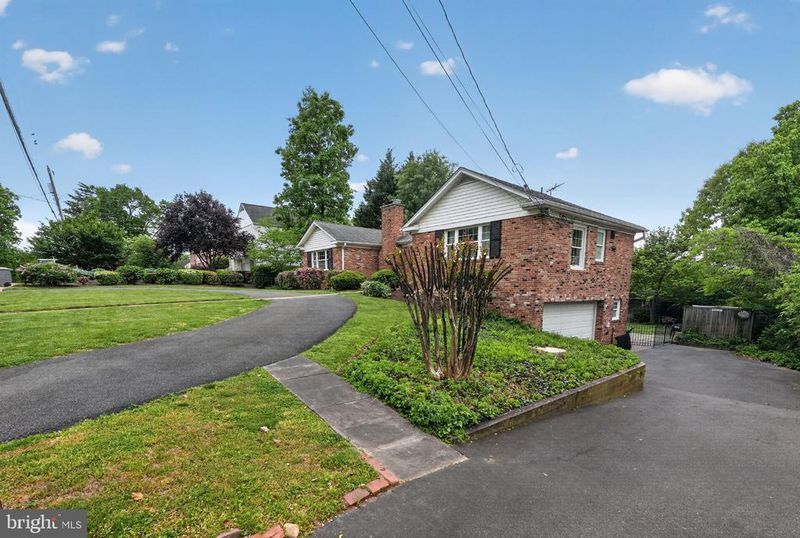3904 Ridge Rd, Annandale, VA 22003