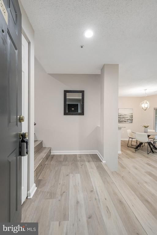 257 S Pickett St #302, Alexandria, VA 22304