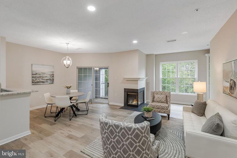 257 S Pickett St #302, Alexandria, VA 22304