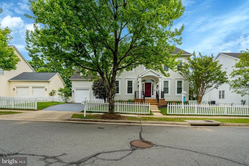 20579 Middlebury St, Ashburn, VA 20147