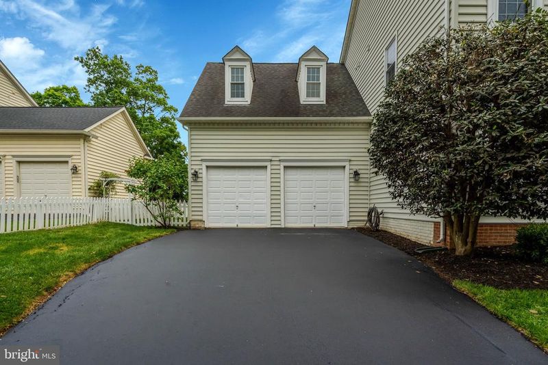 20579 Middlebury St, Ashburn, VA 20147