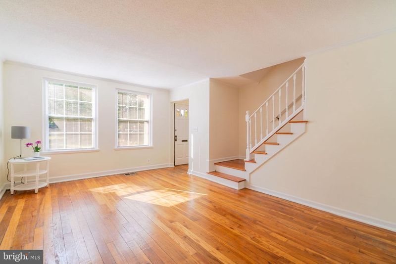 4506 34th St S, Arlington, VA 22206