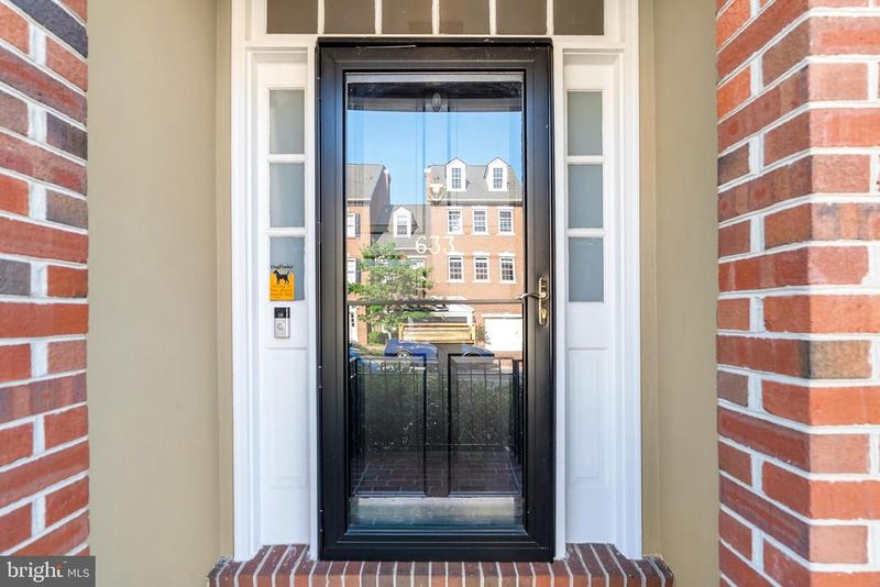 633 S Columbus St, Alexandria, VA 22314