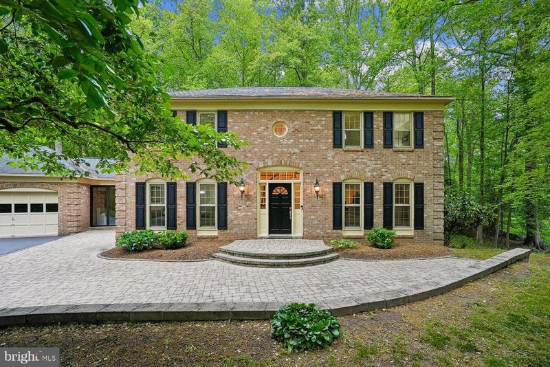 11732 Stuart Mill Rd, Oakton, VA 22124