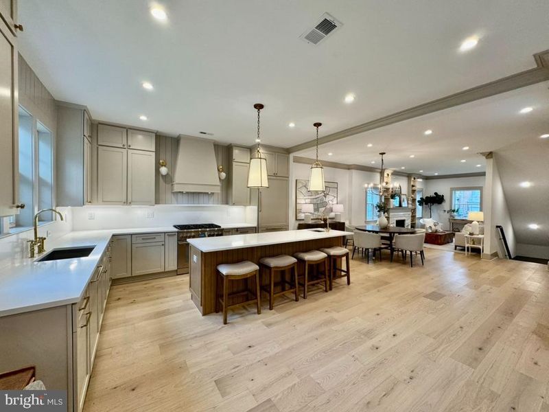 4506 Garrison St NW, Washington, DC 20016